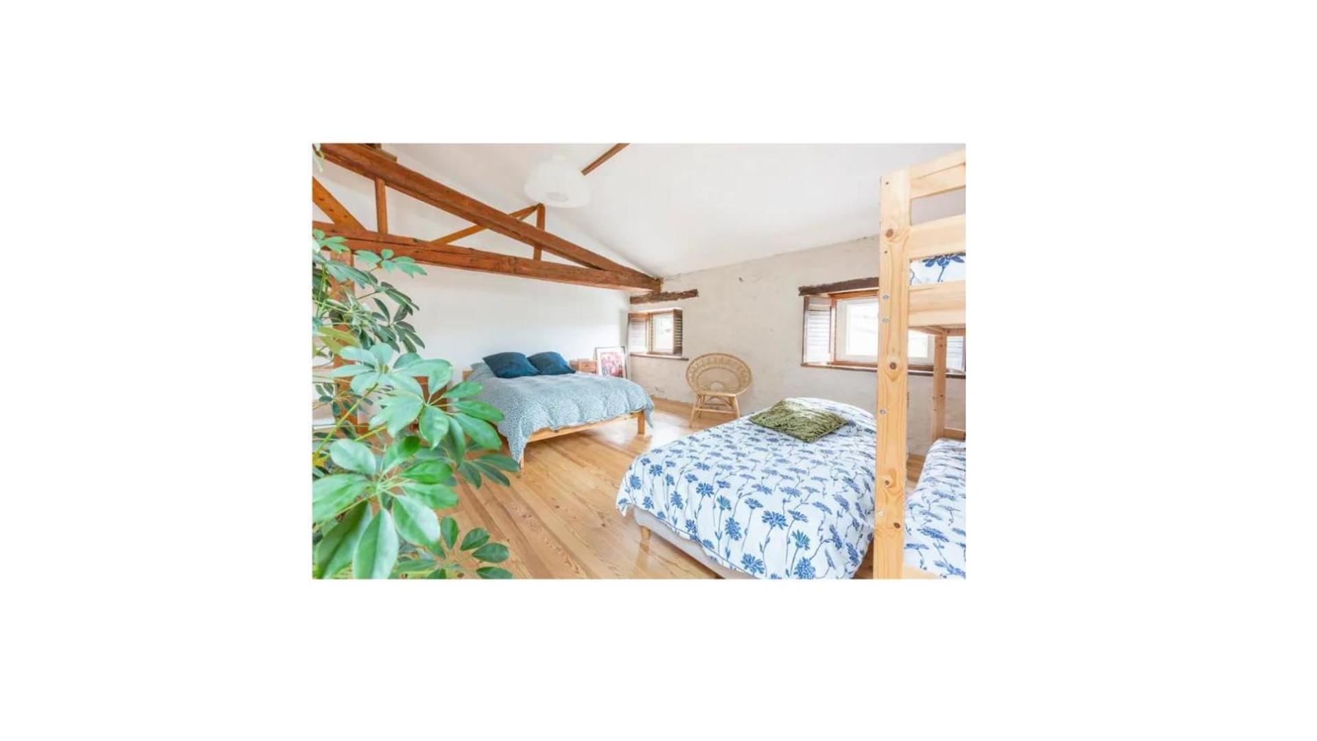 Chambre Triple Deluxe - Gite De La Louve Fougax-et-Barrineuf Eksteriør bilde